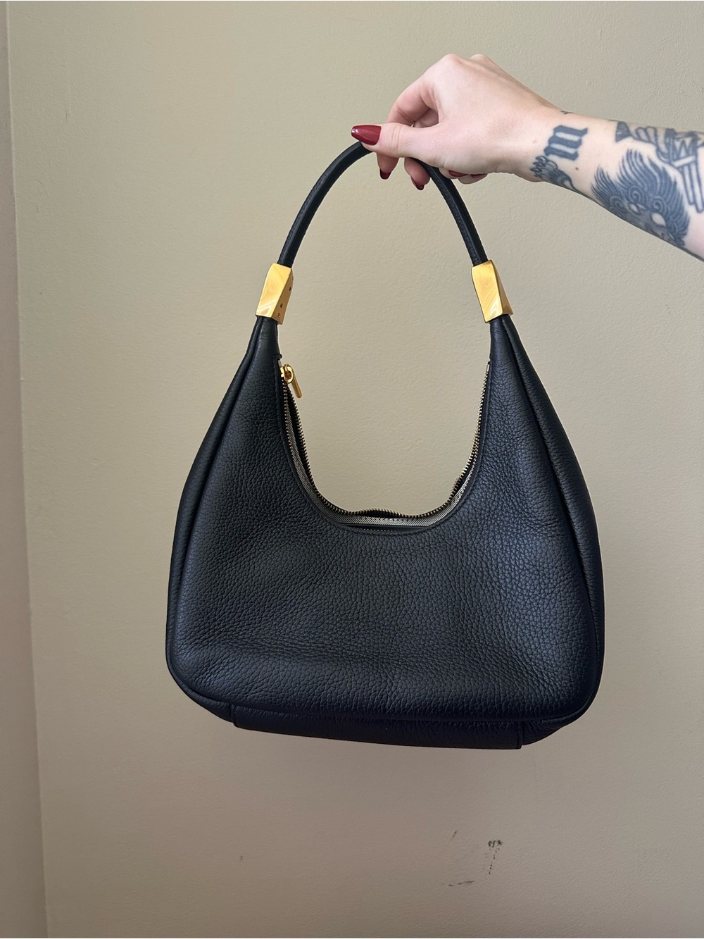 DONNA KARAN quogue Black Leather Shoulder Bag hobo